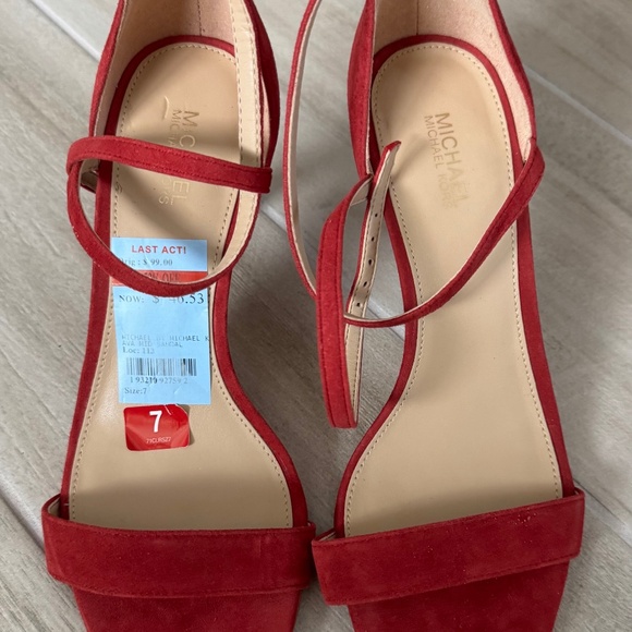 Michael Kors heals - Picture 1 of 4